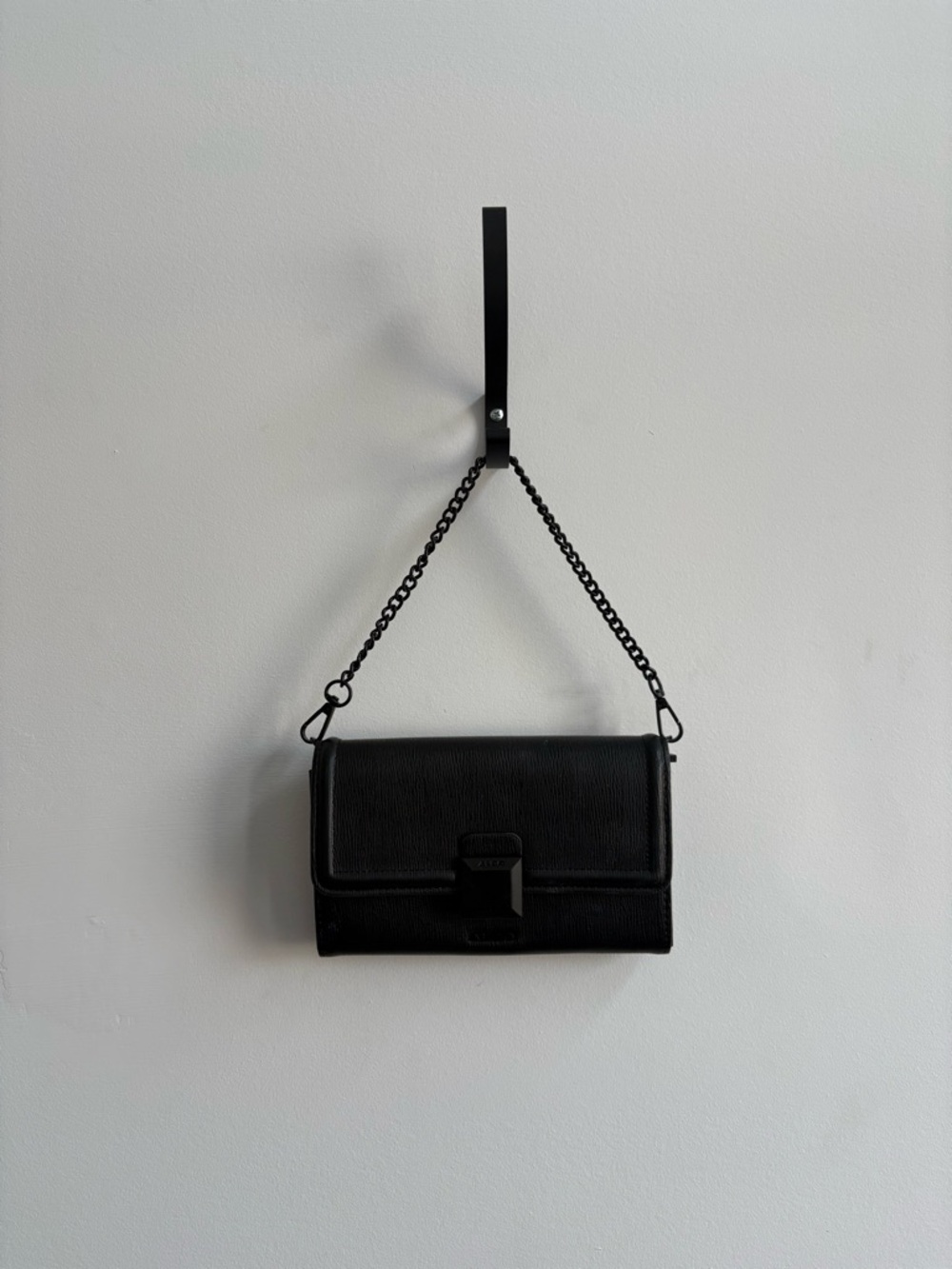 4 Mini Purses with Gold Chain - Picture 2 of 4